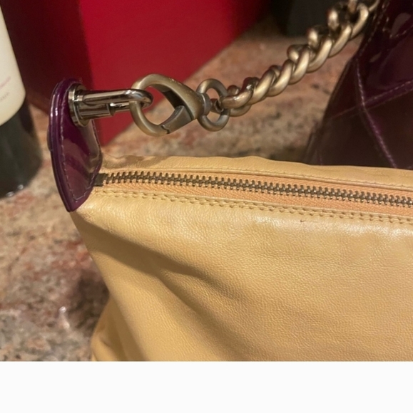 Designer CHANEL Neo Executive Patent Leather Handbag - Picture 10 of 12